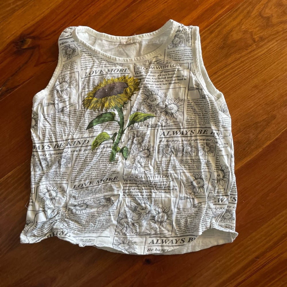 Girl’s sleeveless shirt